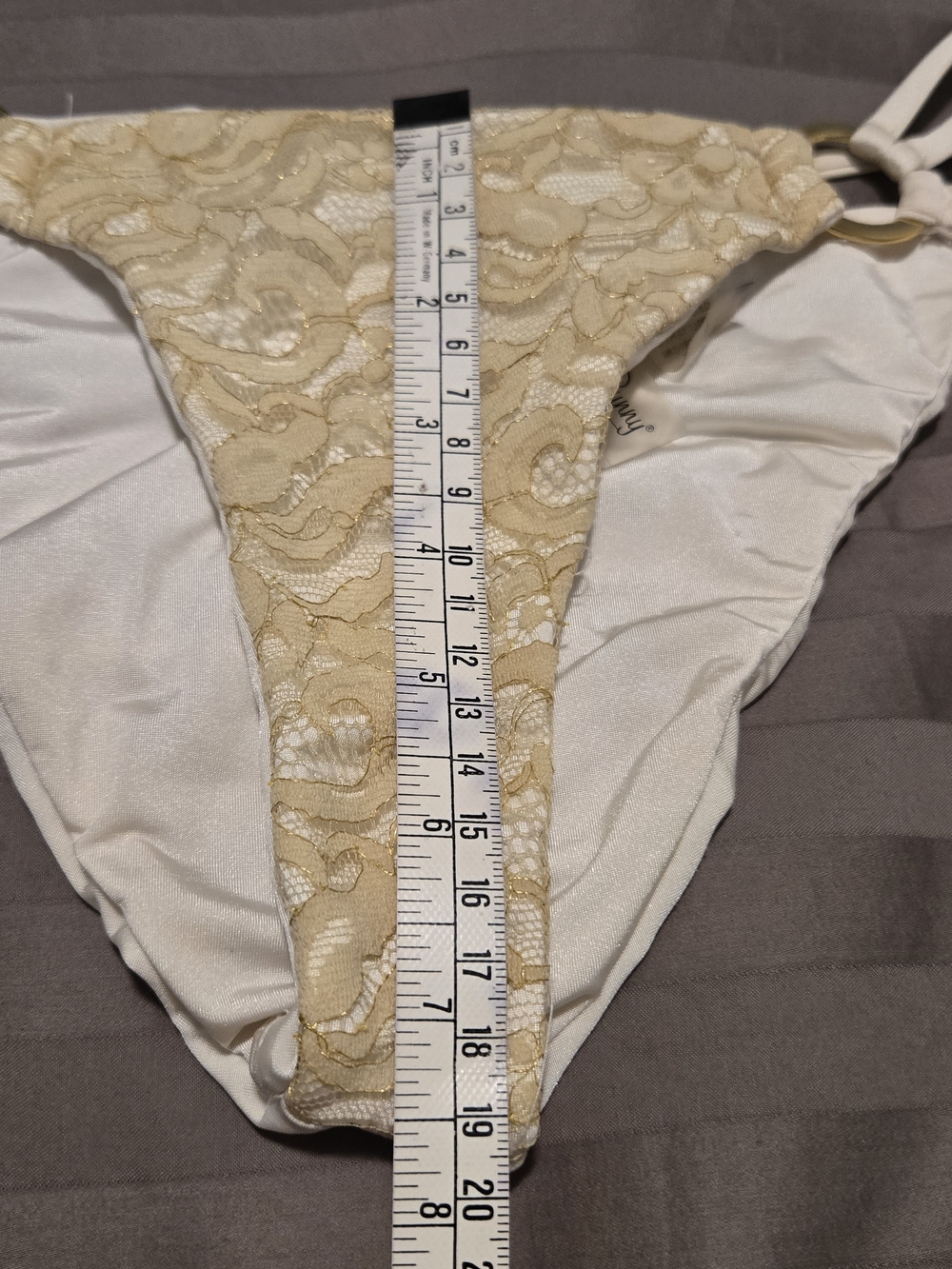 Beach Bunny Gun Powder And Lace Bikini Set In White. S/M - Picture 16 of 16